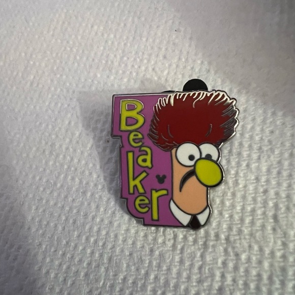 Disney X Muppets Hidden Mickey Pin “Beaker” - Picture 1 of 5